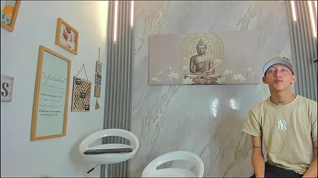 VERY HOT GUYS online show from January 14, 2026, 1:17 pm