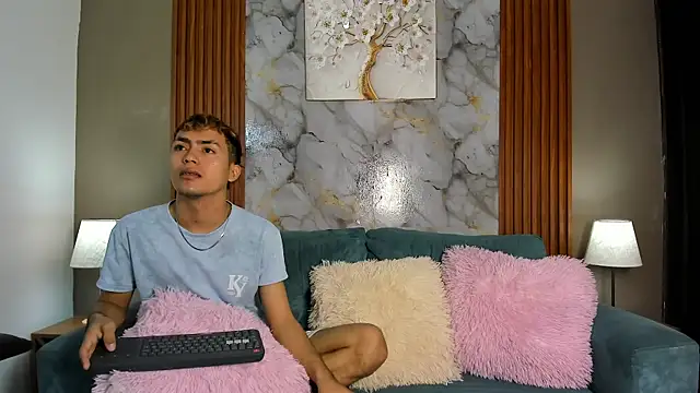 VERY HOT GUYS online show from March 2, 2026, 1:18 pm