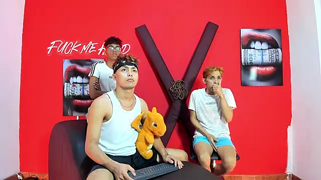 VERY HOT GUYS online show from March 19, 2026, 7:40 pm