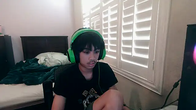 Snapshot of youngasianboy2007 chatting on October 24, 2025, 5:31 pm youngasianboy2007 online show from October 24, 2025, 5:31 pm