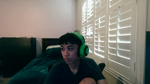 Snapshot of youngasianboy2007 chatting on February 3, 2026, 11:10 pm youngasianboy2007 online show from February 3, 2026, 11:10 pm