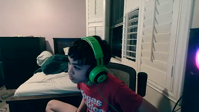 Snapshot of youngasianboy2007 chatting on February 8, 2026, 8:29 am youngasianboy2007 online show from February 8, 2026, 8:29 am