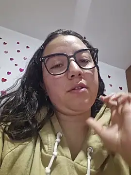 Snapshot of annyaparis chatting on February 18, 2026, 1:12 am annyaparis online show from February 18, 2026, 1:12 am