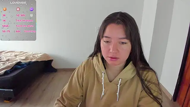 Snapshot of annyaparis chatting on April 15, 2026, 12:23 pm annyaparis online show from April 15, 2026, 12:23 pm