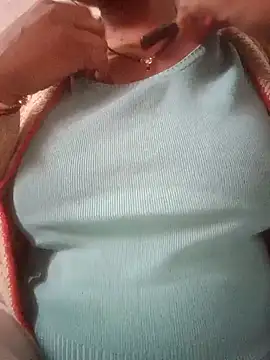 LOVE-VIKA online show from February 4, 2026, 5:46 am