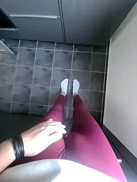 rezzzze online show from November 27, 2025, 10:28 am