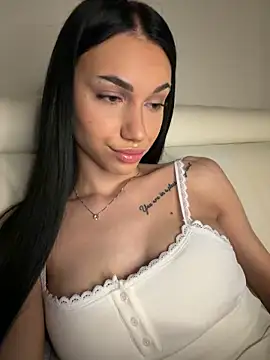 ilariea girl online show from February 27, 2026, 9:59 pm