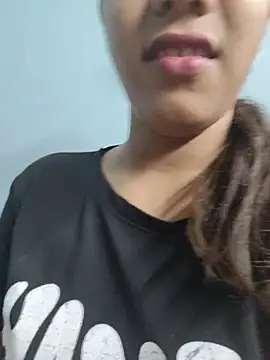 Unique girls90 online show from May 26, 2026, 1:40 pm