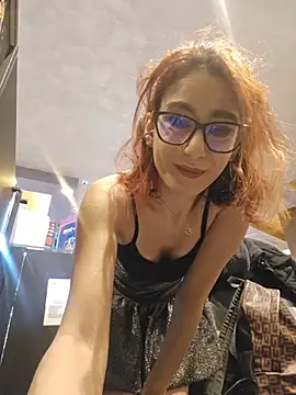 YuriXo online show from February 14, 2026, 8:11 am