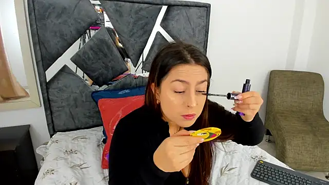 mia fox4 online show from December 4, 2025, 12:03 pm