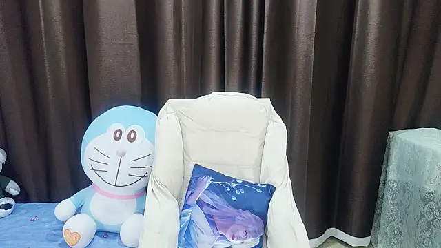 Snapshot of kindbee chatting on December 2, 2025, 10:42 am kindbee online show from December 2, 2025, 10:42 am