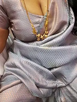 Snapshot of Tamil_Ammani chatting on October 28, 2025, 5:15 pm Tamil Ammani online show from October 28, 2025, 5:15 pm