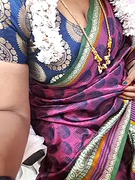 Snapshot of Tamil_Ammani chatting on November 19, 2025, 10:48 am Tamil Ammani online show from November 19, 2025, 10:48 am