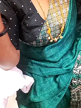 Snapshot of Tamil_Ammani chatting on November 21, 2025, 1:10 pm Tamil Ammani online show from November 21, 2025, 1:10 pm