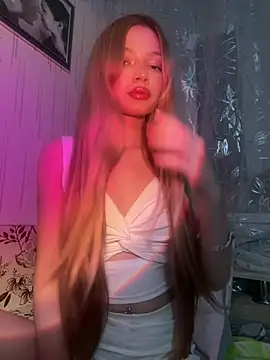  Siennaaa  online show from March 7, 2026, 10:40 pm