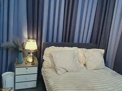 Snapshot of Kaydee_Callix chatting on October 7, 2025, 4:37 pm Kaydee Callix online show from October 7, 2025, 4:37 pm