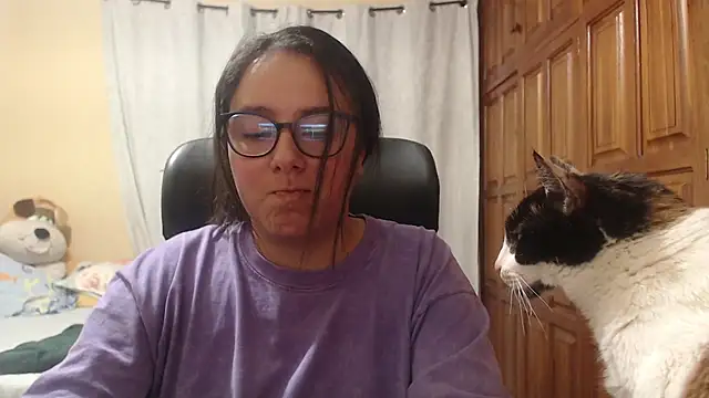 Venus cat  online show from April 8, 2026, 2:22 am