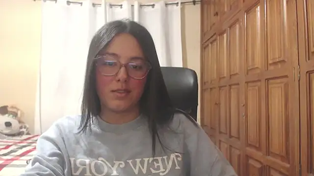 Snapshot of Venus_cat_ chatting on July 9, 2026, 3:32 am Venus cat online show from July 9, 2026, 3:32 am
