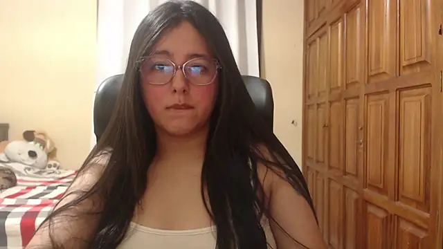 Snapshot of Venus_cat_ chatting on July 17, 2026, 5:36 am Venus cat online show from July 17, 2026, 5:36 am