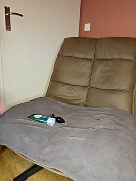 hot-brabo online show from December 22, 2025, 8:11 am