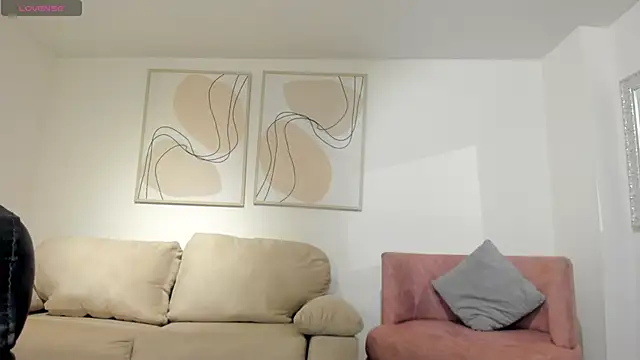 EmilyJohnsonX1 online show from December 13, 2025, 8:25 pm