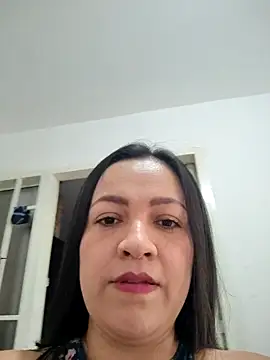 LindaSalo33 online show from October 3, 2025, 9:12 pm