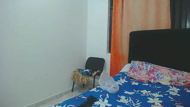 Snapshot of Meloncillo_and_Babyliss99 chatting on April 11, 2026, 1:32 am Meloncillo and Babyliss99 online show from April 11, 2026, 1:32 am