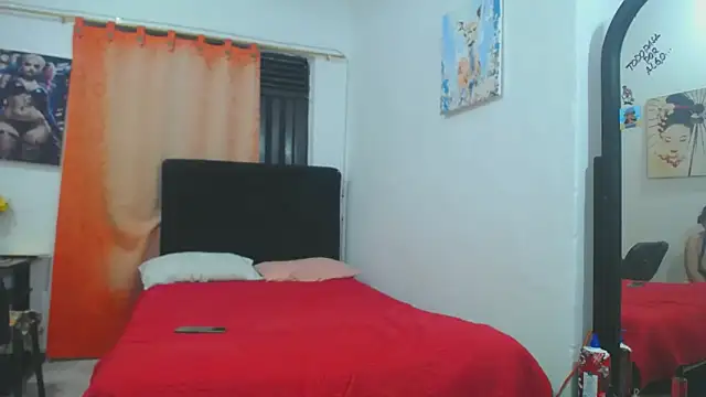 Snapshot of Meloncillo_and_Babyliss99 chatting on April 15, 2026, 2:40 am Meloncillo and Babyliss99 online show from April 15, 2026, 2:40 am