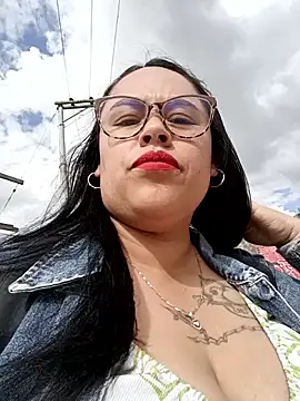 Italia 12 online show from November 1, 2025, 7:38 pm