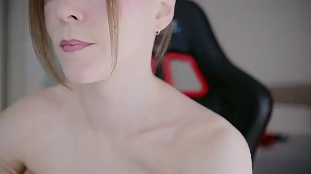 Snapshot of WowHelloAlice chatting on February 19, 2026, 6:42 am WowHelloAlice online show from February 19, 2026, 6:42 am