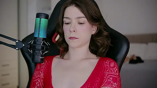 Snapshot of WowHelloAlice chatting on February 21, 2026, 8:59 am WowHelloAlice online show from February 21, 2026, 8:59 am