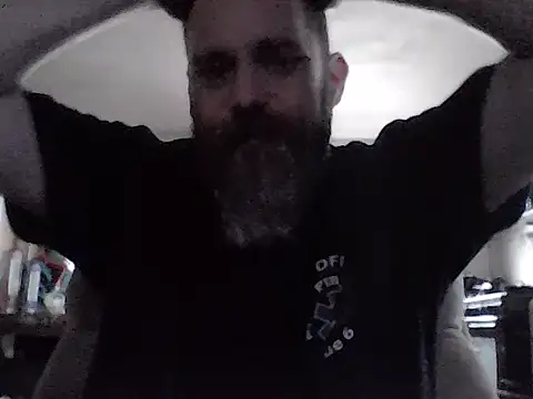 Snapshot of crazyheratic8 chatting on February 19, 2026, 9:22 pm crazyheratic8 online show from February 19, 2026, 9:22 pm