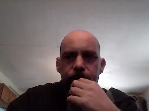 Snapshot of crazyheratic8 chatting on February 24, 2026, 10:41 pm crazyheratic8 online show from February 24, 2026, 10:41 pm