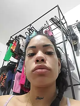 Snapshot of thaliacangri chatting on November 14, 2025, 12:42 am thaliacangri online show from November 14, 2025, 12:42 am