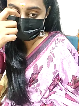 Snapshot of Dheronika_sweetie chatting on October 6, 2025, 11:07 am Dheronika sweetie online show from October 6, 2025, 11:07 am