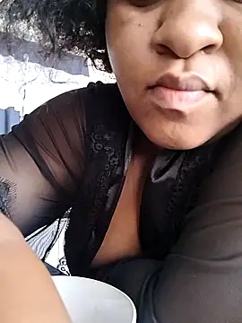 thicknjuicyx online show from October 7, 2025, 7:27 am