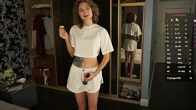 BellaReppert online show from December 16, 2025, 8:52 am