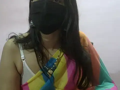 Laila Cute online show from April 5, 2026, 3:31 pm