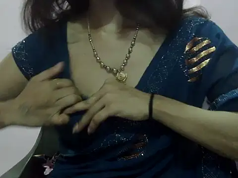 Snapshot of Laila_Cute chatting on May 26, 2026, 1:40 pm Laila Cute online show from May 26, 2026, 1:40 pm