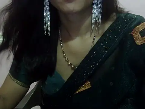 Snapshot of Laila_Cute chatting on May 28, 2026, 4:04 pm Laila Cute online show from May 28, 2026, 4:04 pm