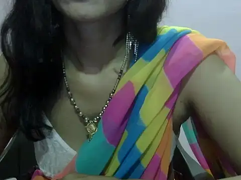 Snapshot of Laila_Cute chatting on June 6, 2026, 4:44 pm Laila Cute online show from June 6, 2026, 4:44 pm