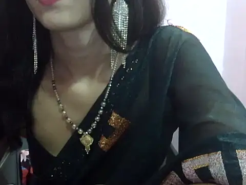 Laila Cute online show from July 22, 2026, 4:04 am
