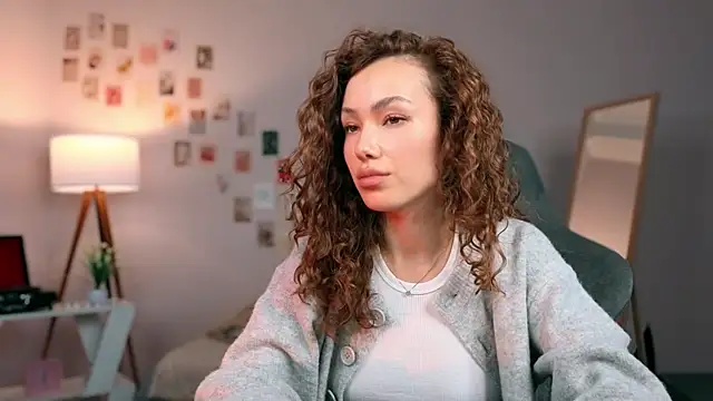 branchwithflowerss online show from October 1, 2025, 1:06 pm