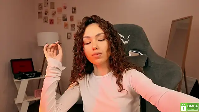 branchwithflowerss online show from October 31, 2025, 1:56 pm