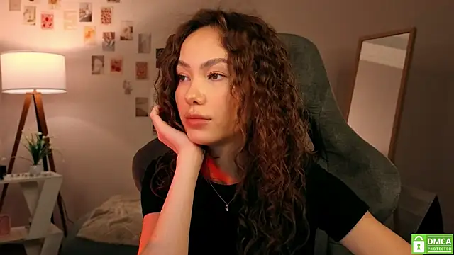 branchwithflowerss online show from November 11, 2025, 12:38 pm