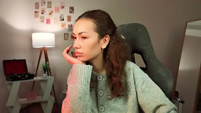 branchwithflowerss online show from December 16, 2025, 12:32 pm