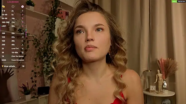 JulieLupo online show from December 18, 2025, 6:08 am