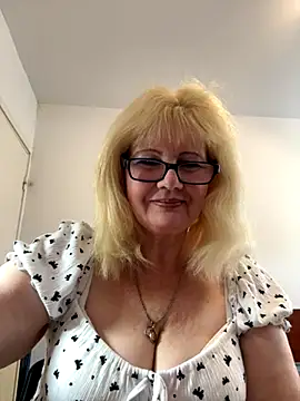 BoloshkaBlonda online show from October 29, 2025, 11:23 am