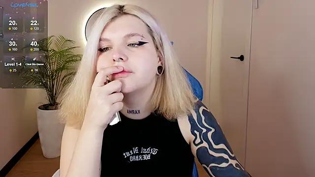 Shad0wPurr online show from October 24, 2025, 2:08 am