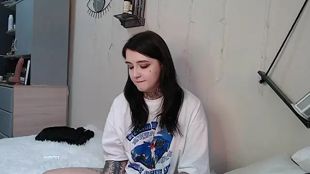 Rin andersonn online show from October 16, 2025, 10:27 am